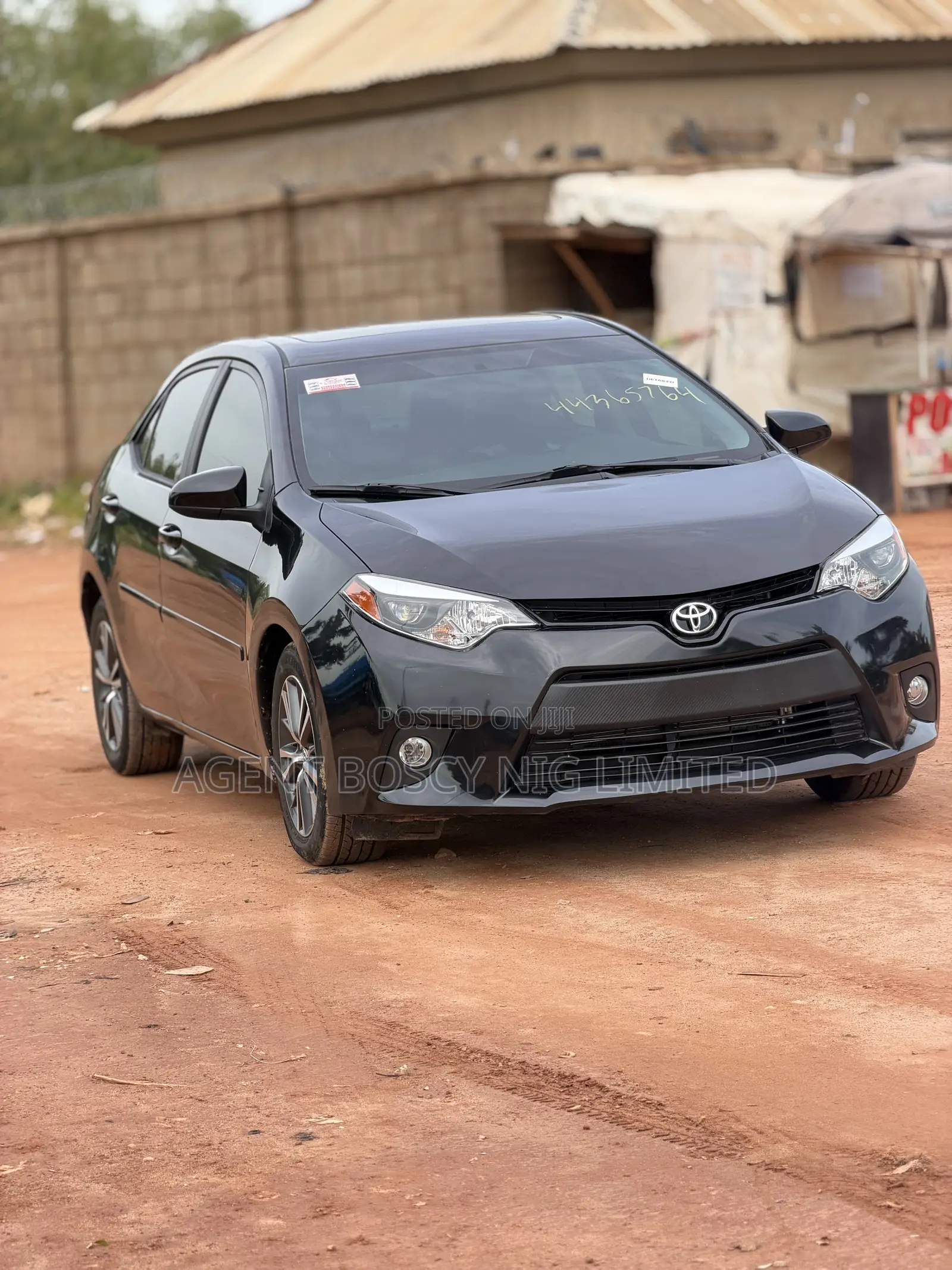 Toyota Corolla LE Premium 4dr Sedan (1.8L 4cyl CVT) 2015 Black