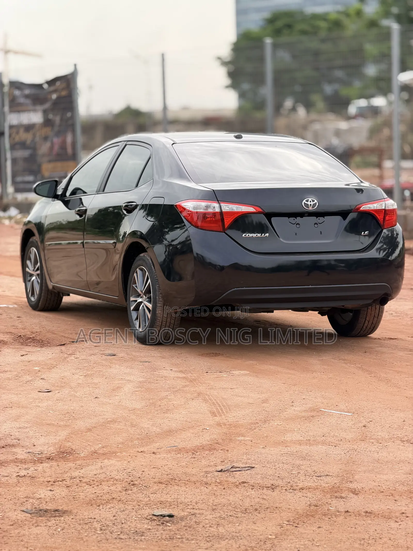 Toyota Corolla LE Premium 4dr Sedan (1.8L 4cyl CVT) 2015 Black