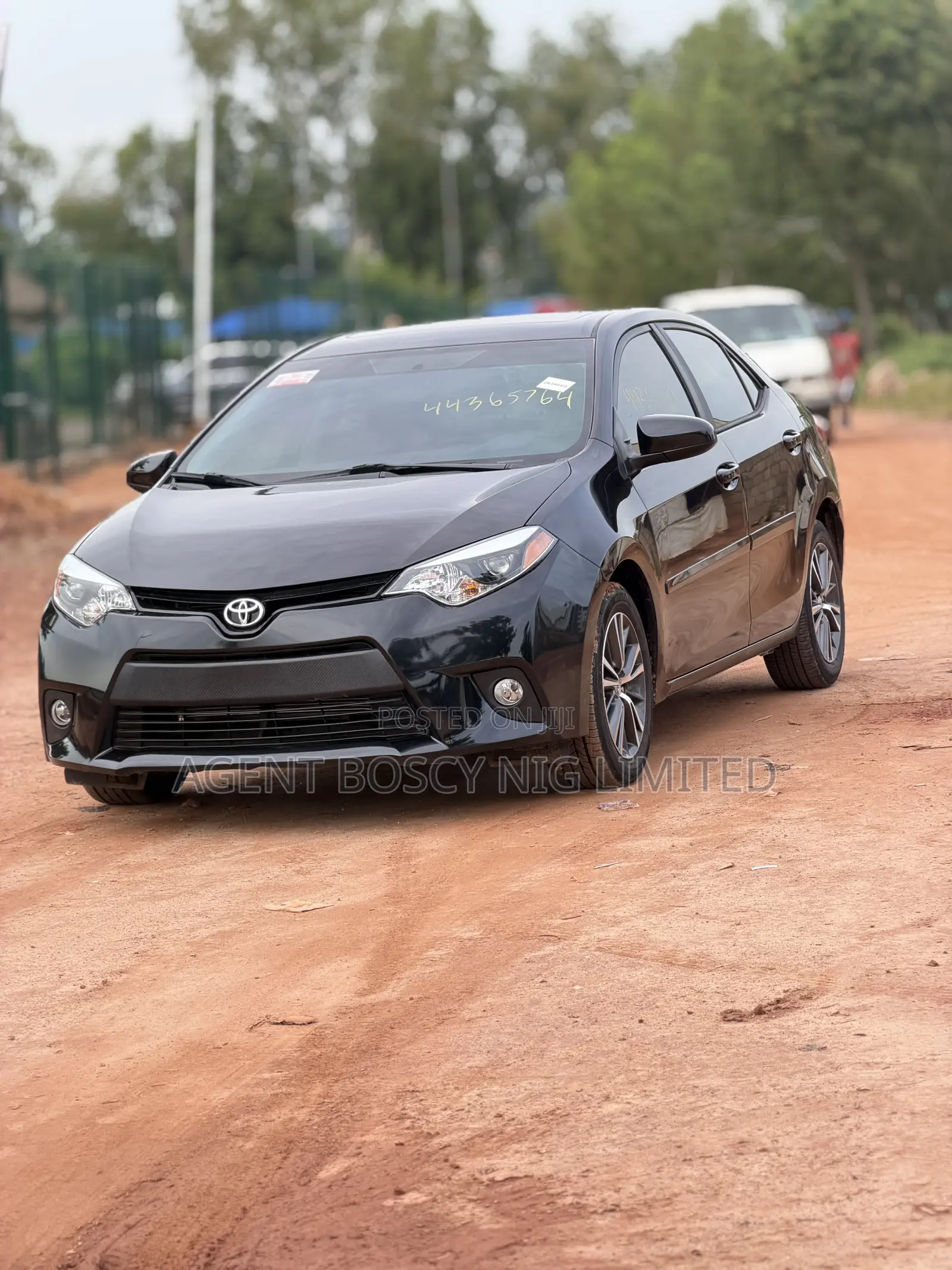 Toyota Corolla LE Premium 4dr Sedan (1.8L 4cyl CVT) 2015 Black