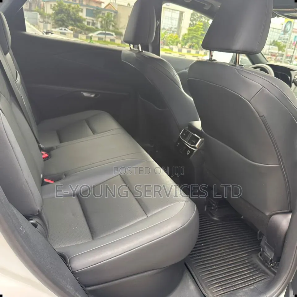Lexus RX 2025 White