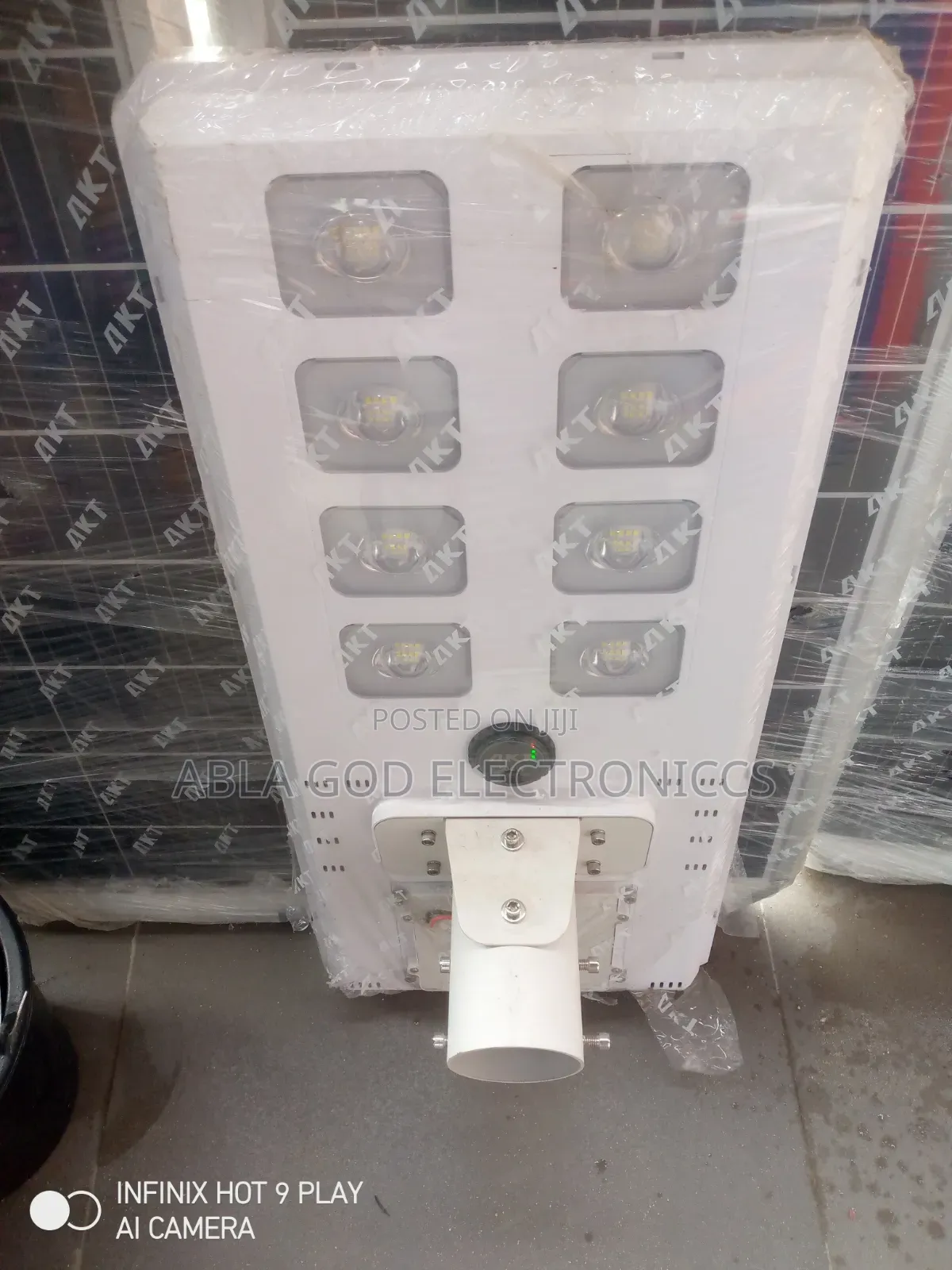 Akt 500w All-in-One 8 Eyes Solar Street Light High Quality Lighting.