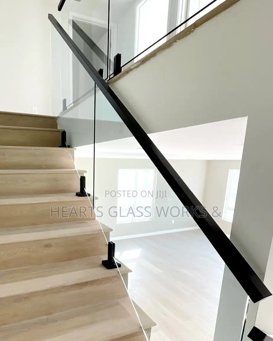 Modern Spigot Glass Railing for Staircase Balcony