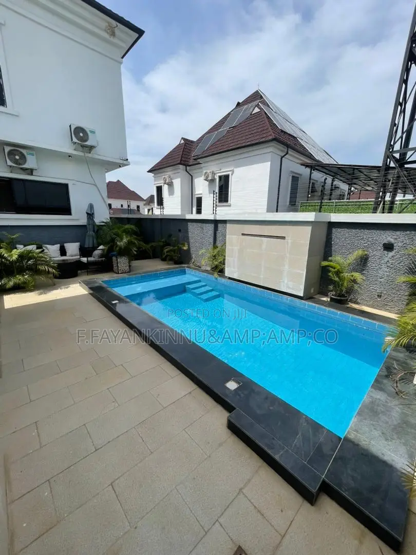 4bdrm Duplex in Lugbe District for sale