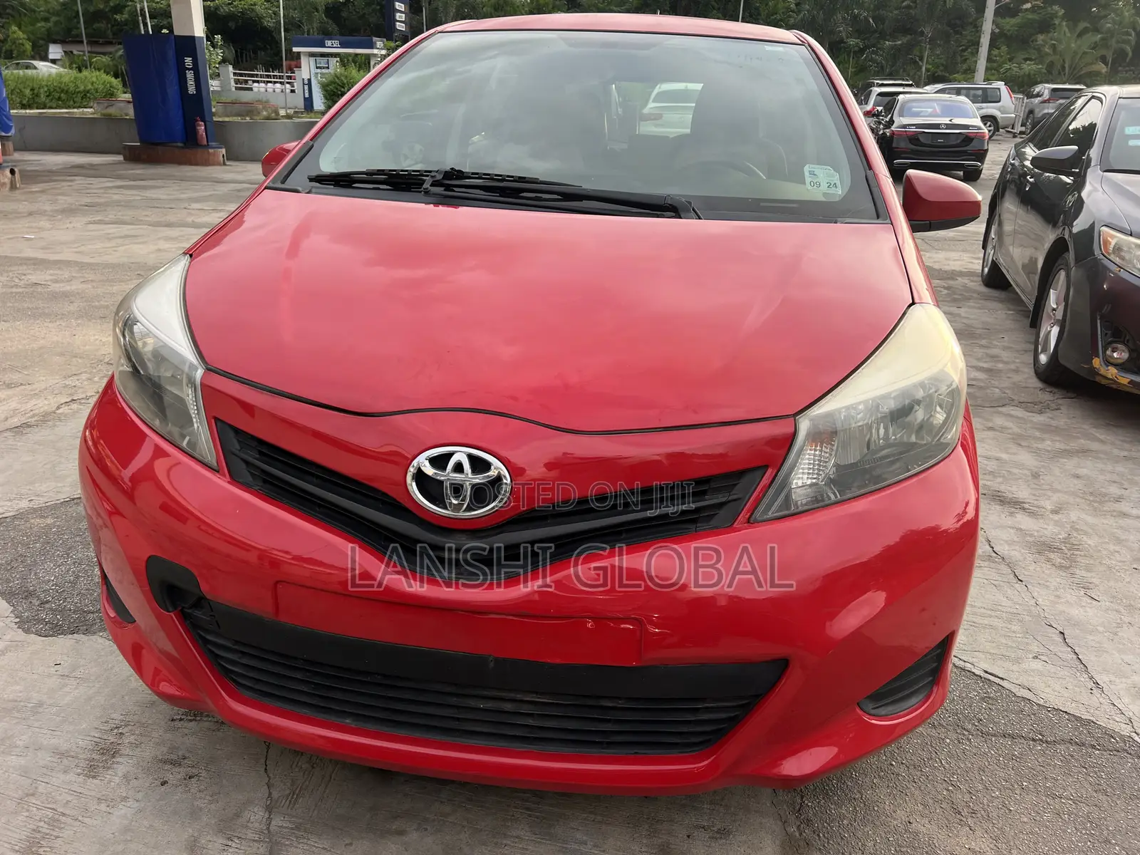 Toyota Yaris LE Hatchback 5dr 2013 Red