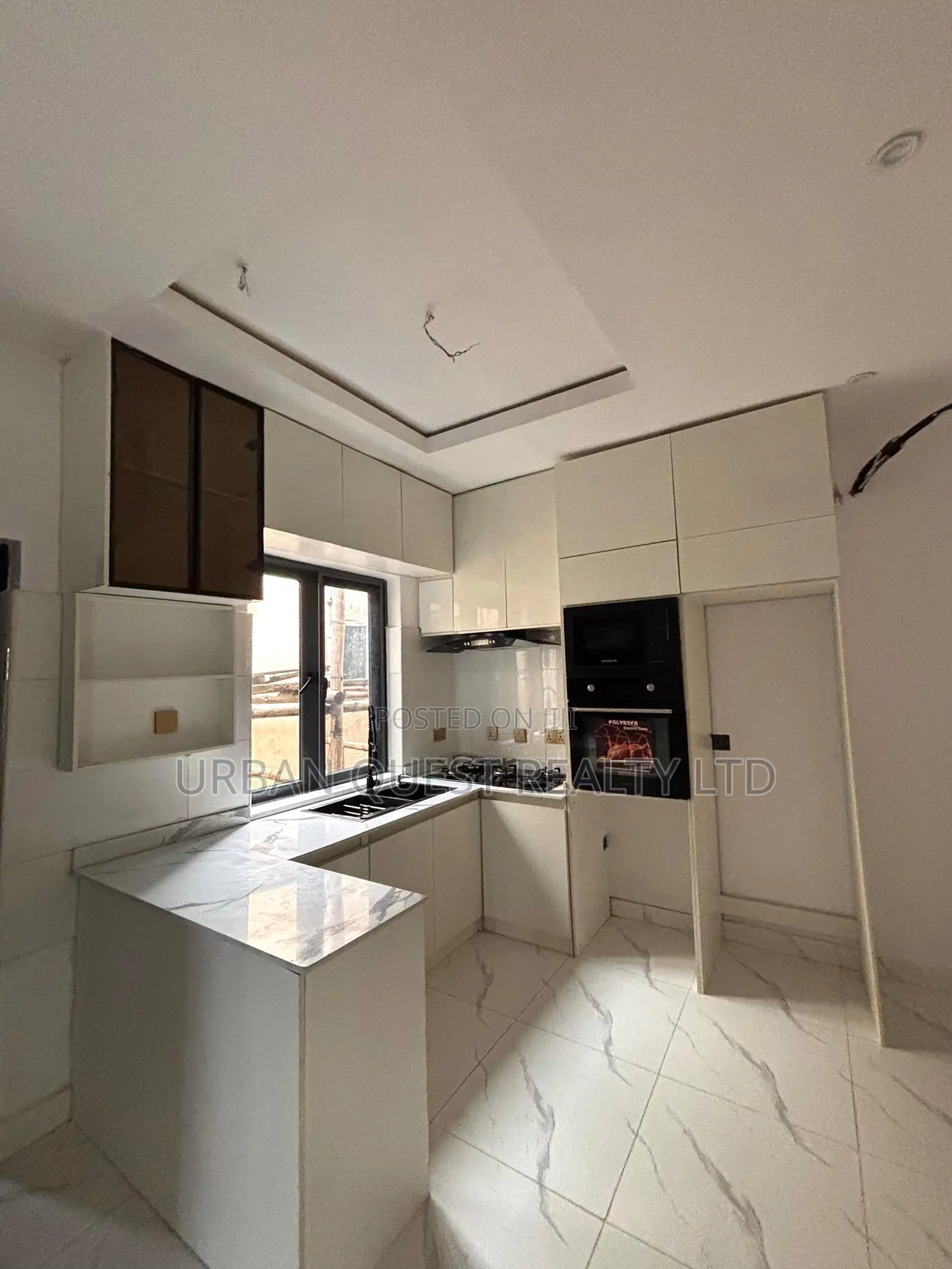 1bdrm Apartment in Lekki Phase 1 for sale