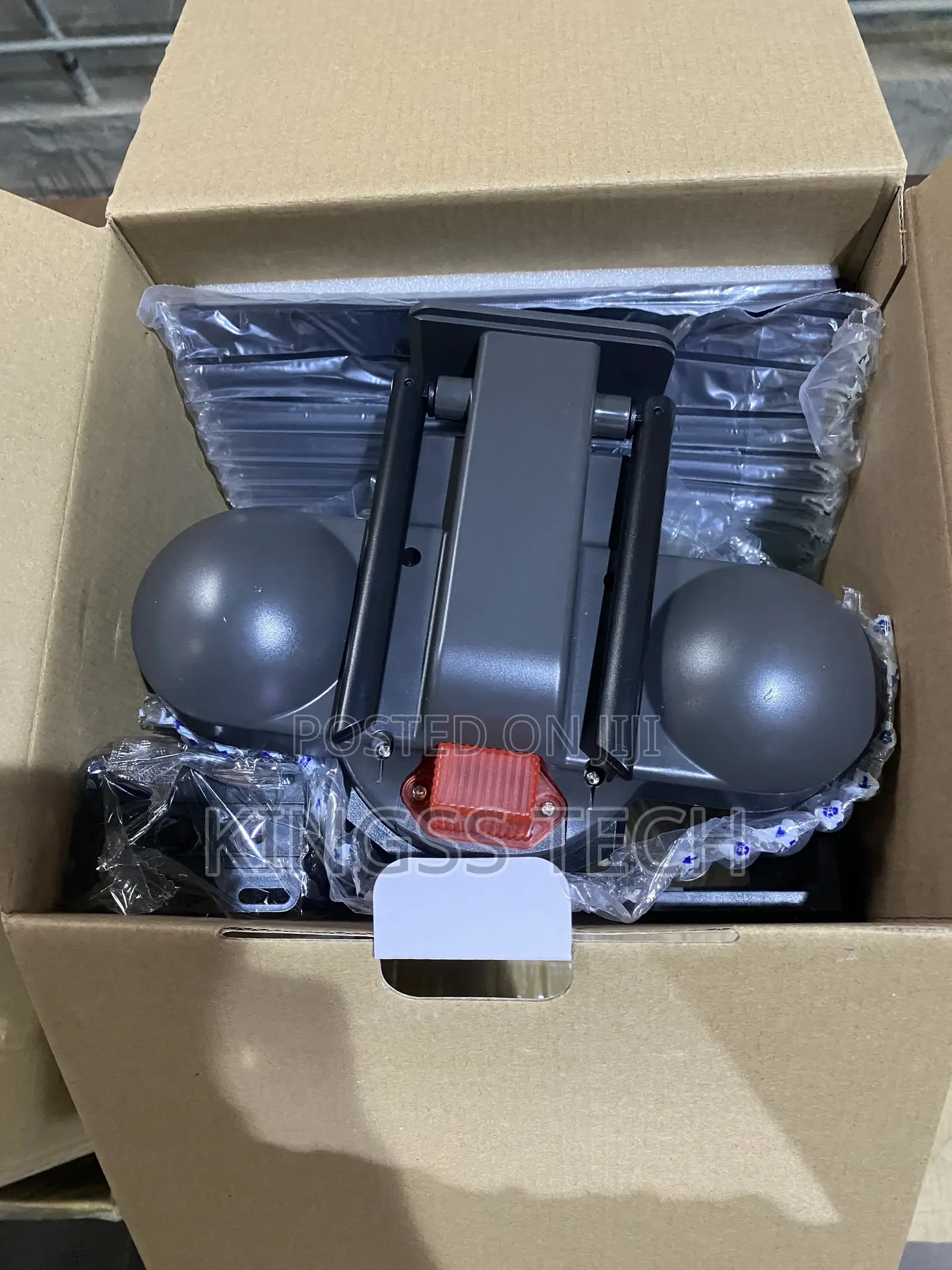 V380 T31 PTZ Triple Lens Solar Camera