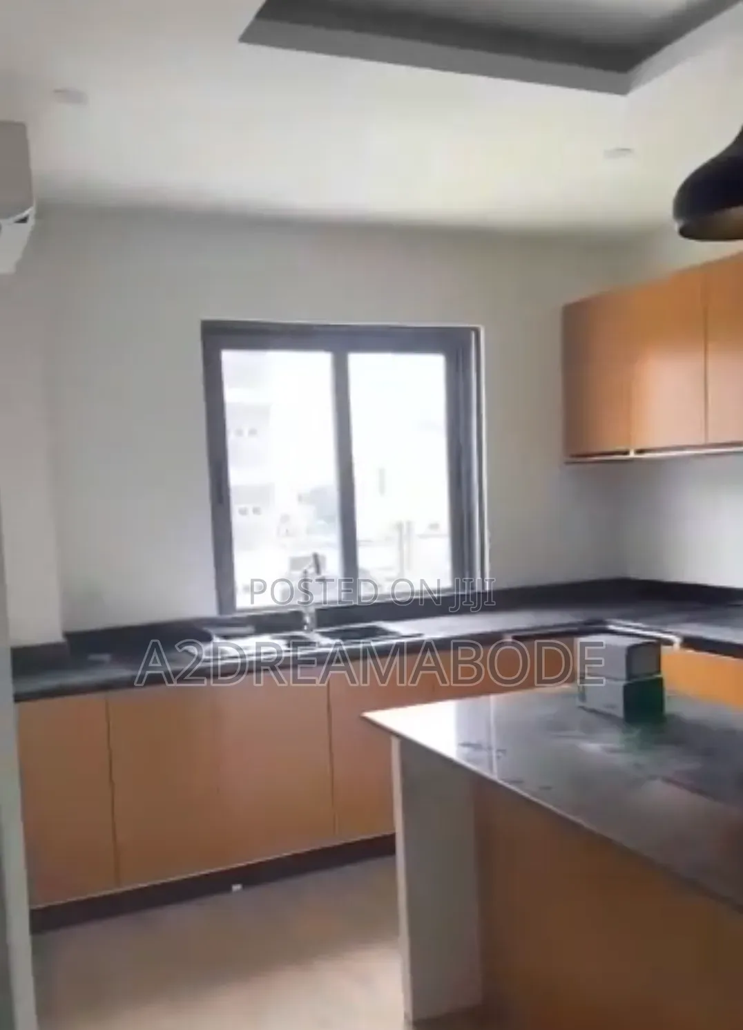 3bdrm Apartment in Ikeja Gra for rent