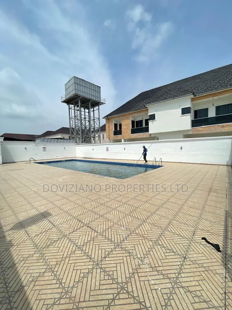 3bdrm Apartment in Ikota for sale