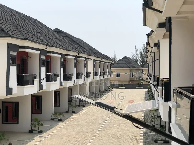 4bdrm House in Ikota for sale