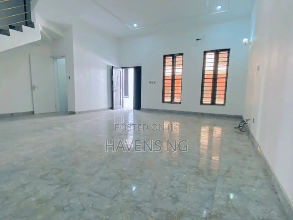 4bdrm House in Ikota for sale