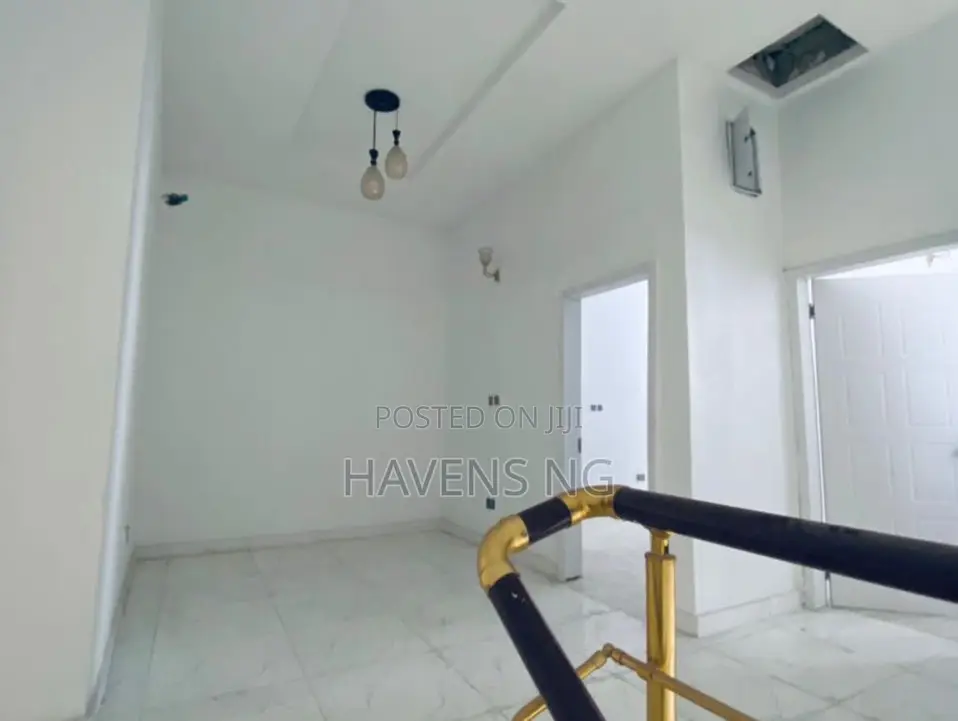 4bdrm House in Ikota for sale