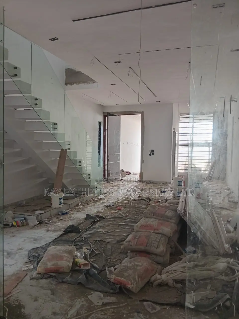 5bdrm Duplex in Bakare/Bera Estate, for sale