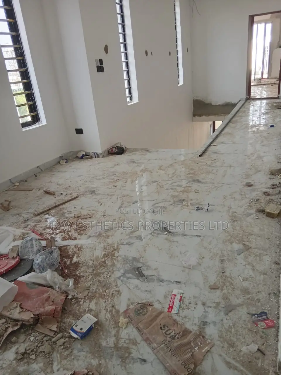 5bdrm Duplex in Bakare/Bera Estate, for sale