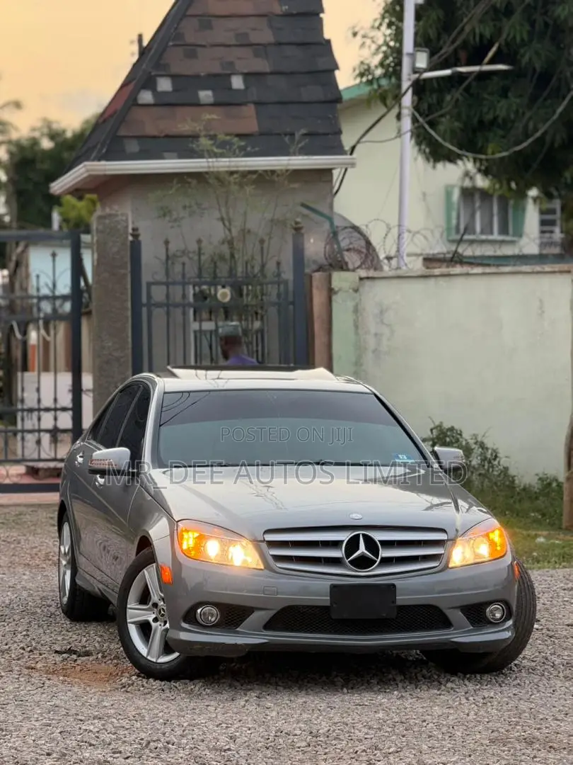 Mercedes-Benz C300 2010 Gray