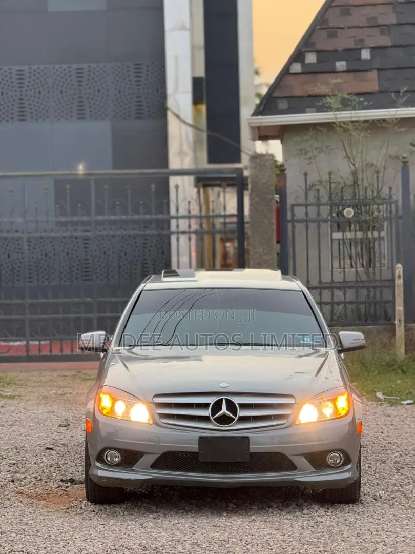 Mercedes-Benz C300 2010 Gray