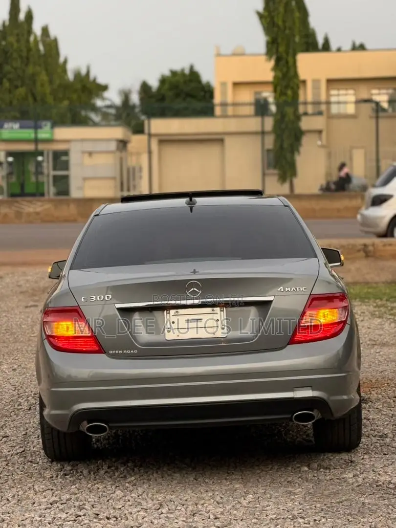 Mercedes-Benz C300 2010 Gray