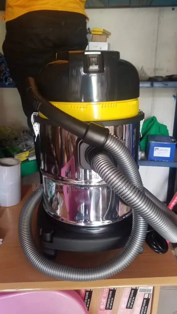 Industrial Vacuum Cleaner