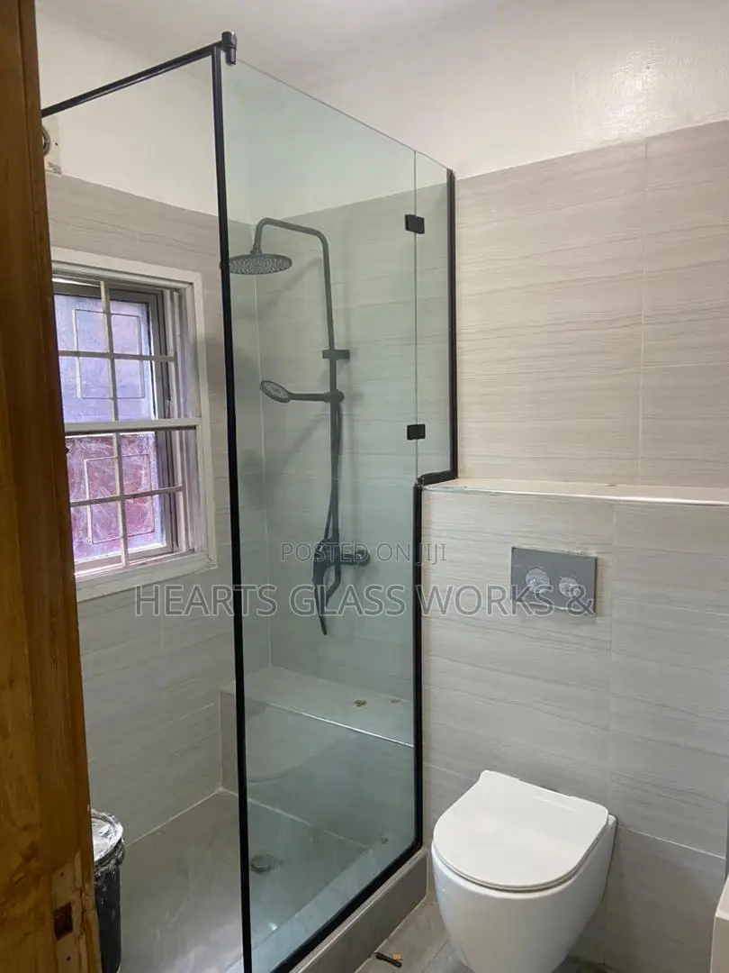 One-Sided Fixed Frameless Shower Glass Partition