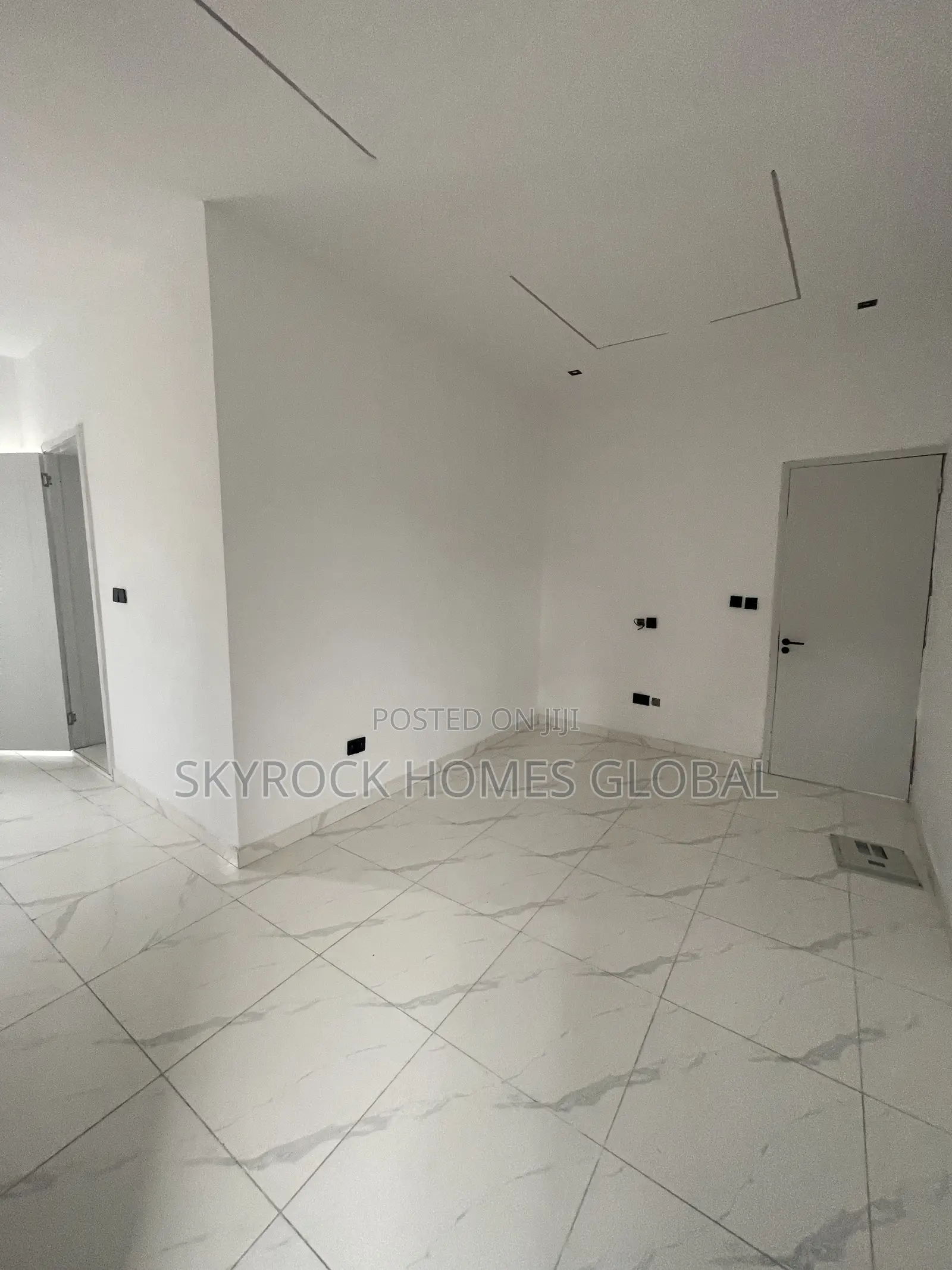 3bdrm Duplex in Thomas Estate for sale