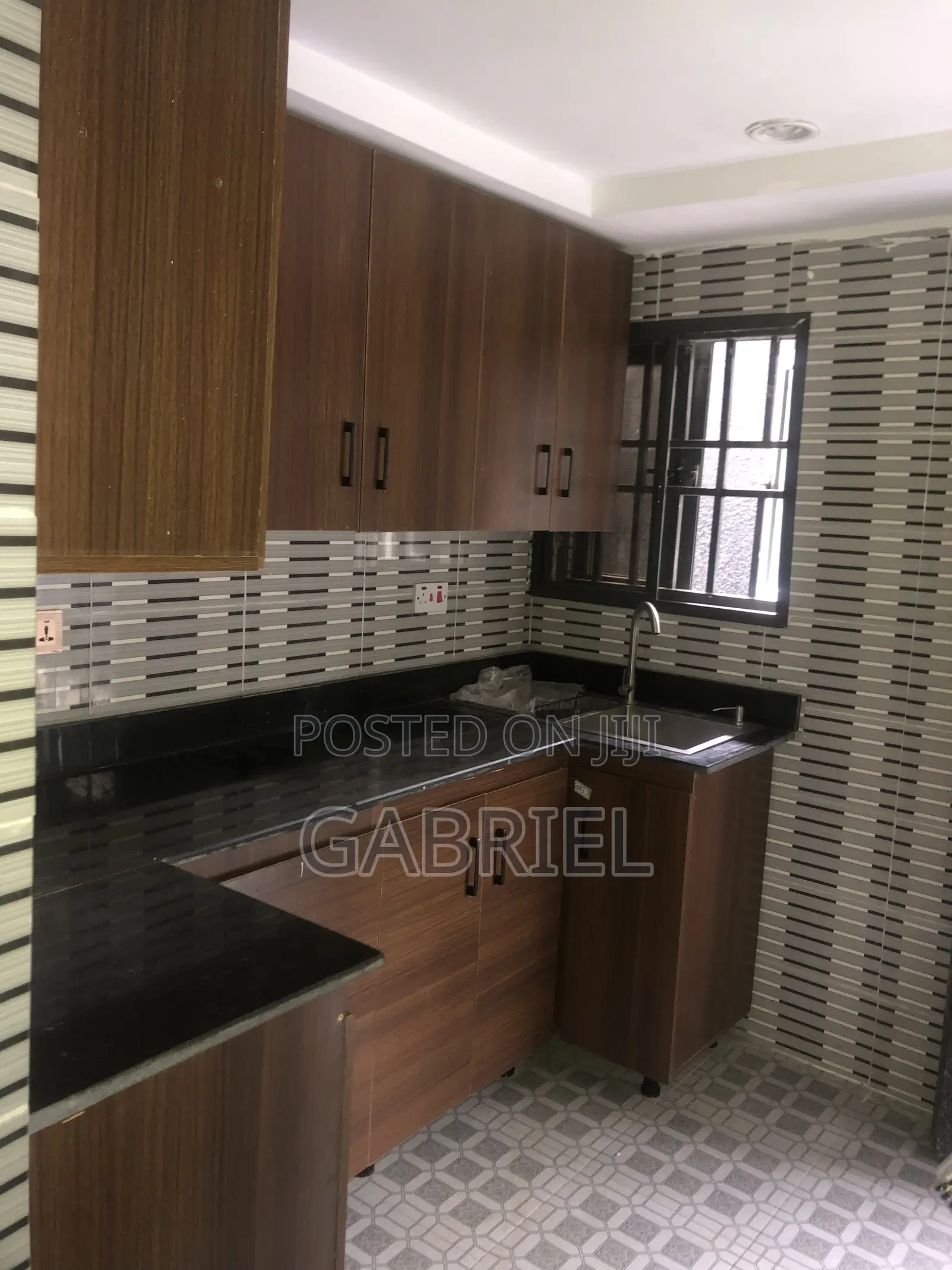 1bdrm Block of Flats in Ushafa Scc for rent