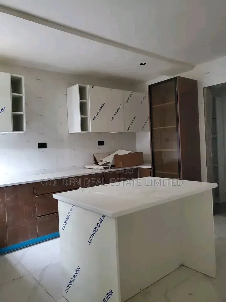 5bdrm Duplex in Katampe Extension for rent