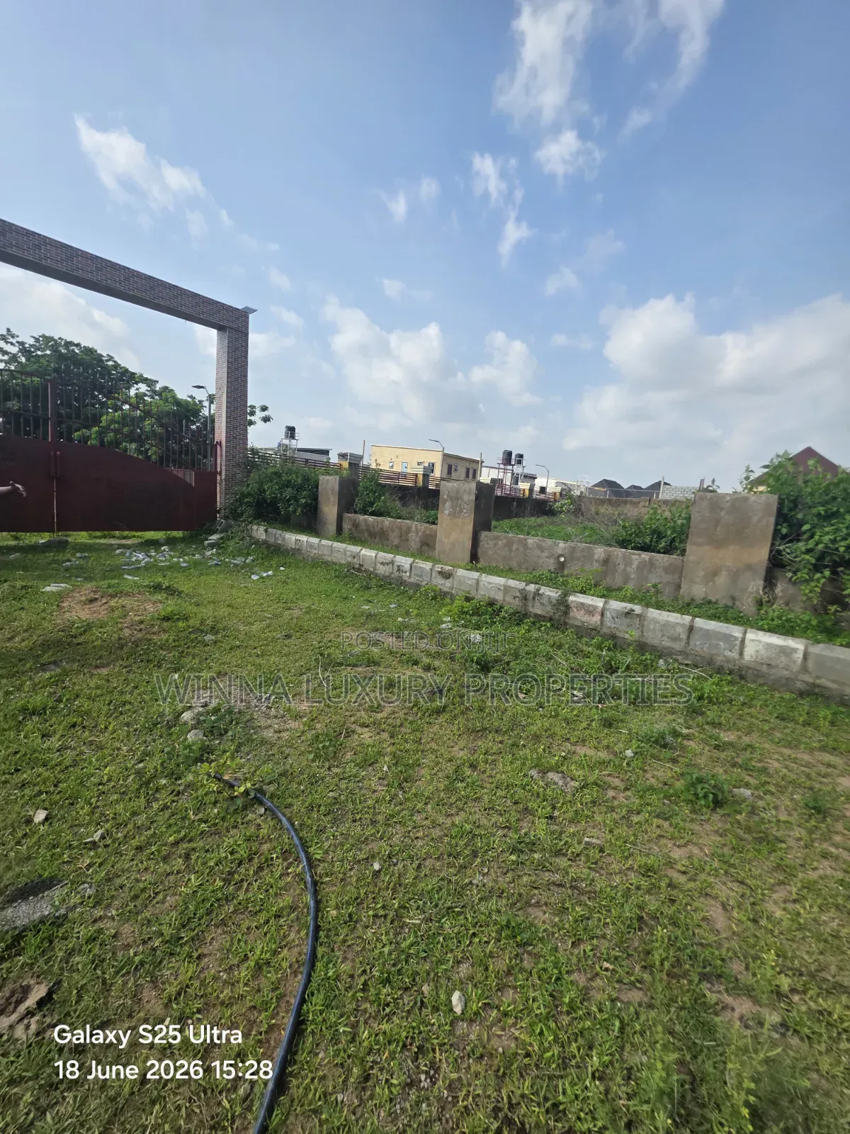1550sqm, Nut Lugbe.