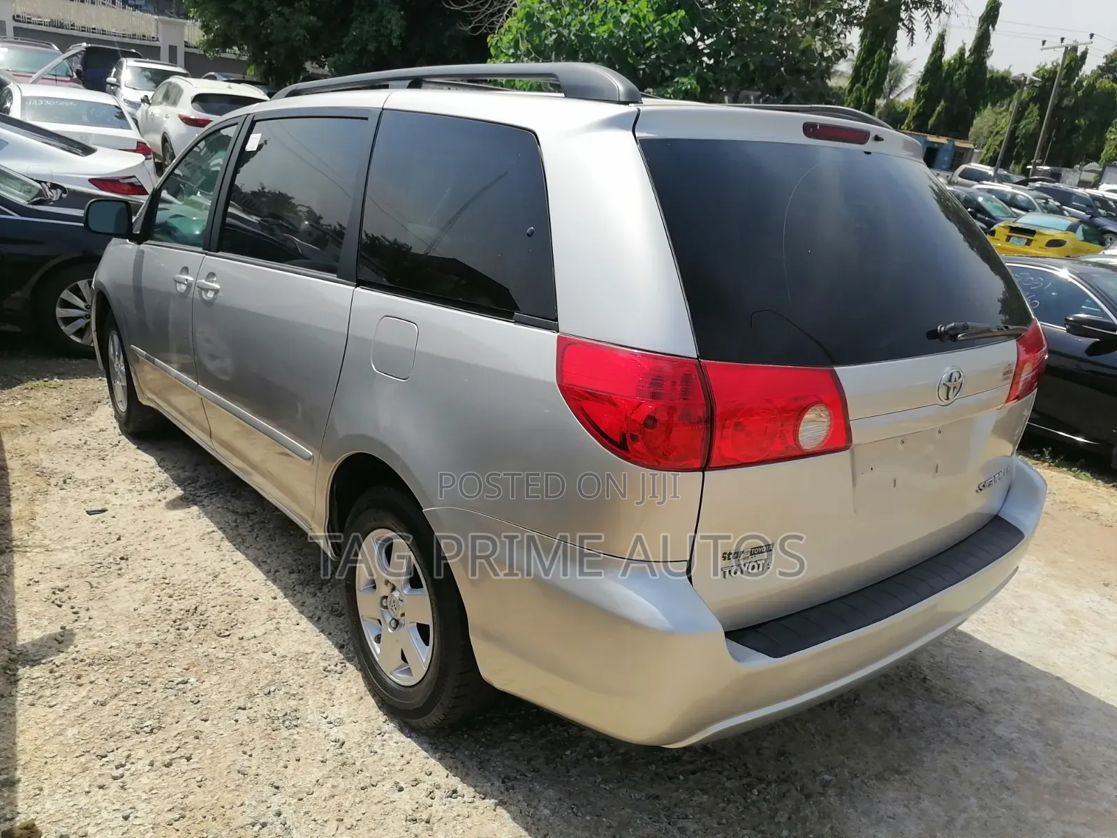 Toyota Sienna LE 7 Passenger 2010 Silver