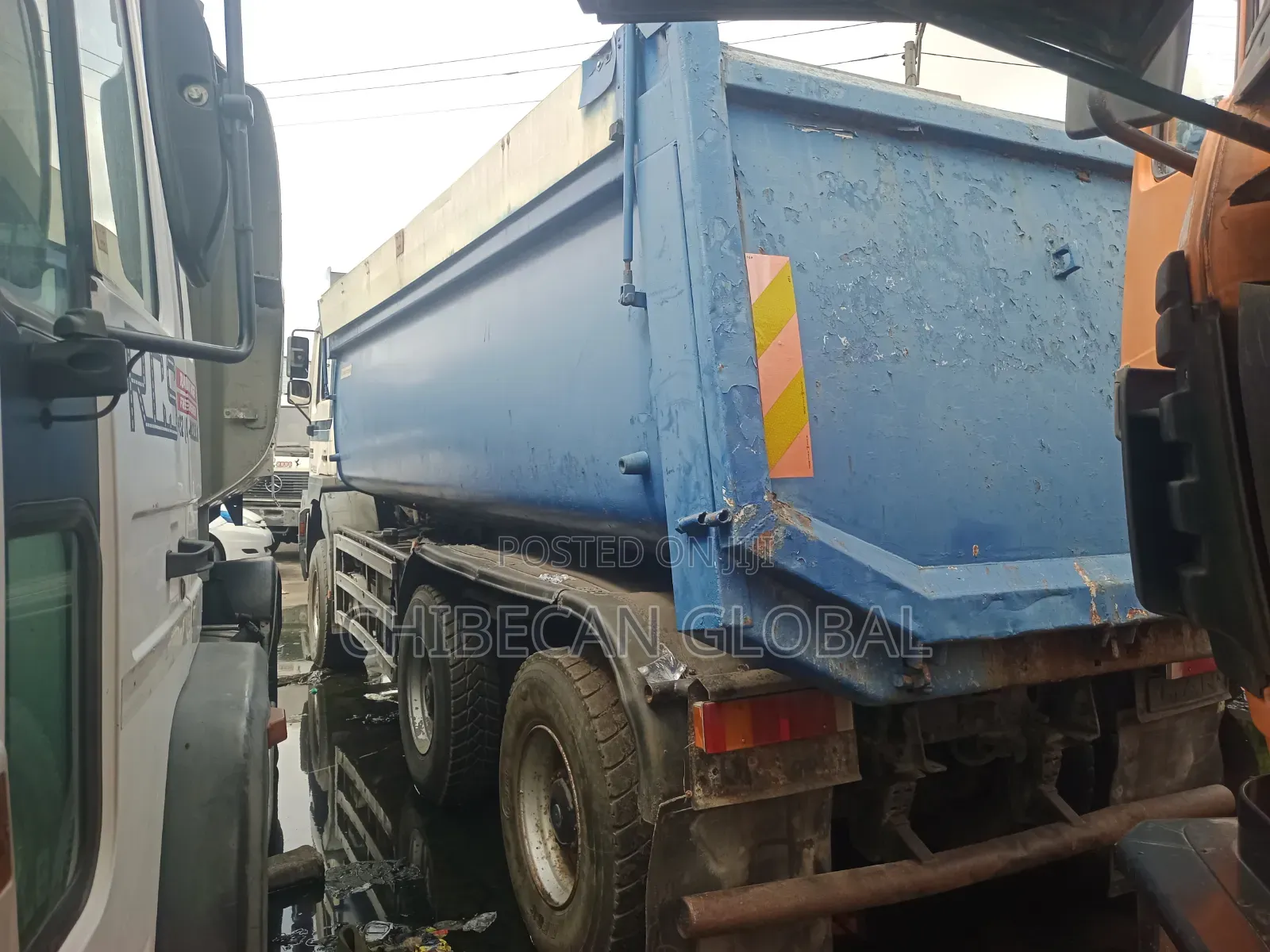 Man Tipper 10 Tyres (Auxiliary 4x4) Tokunbo