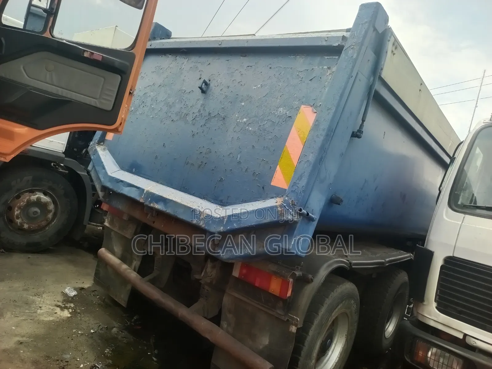Man Tipper 10 Tyres (Auxiliary 4x4) Tokunbo