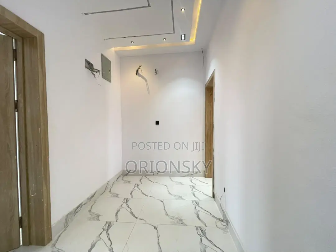 3bdrm Duplex in Thomas Estate for sale