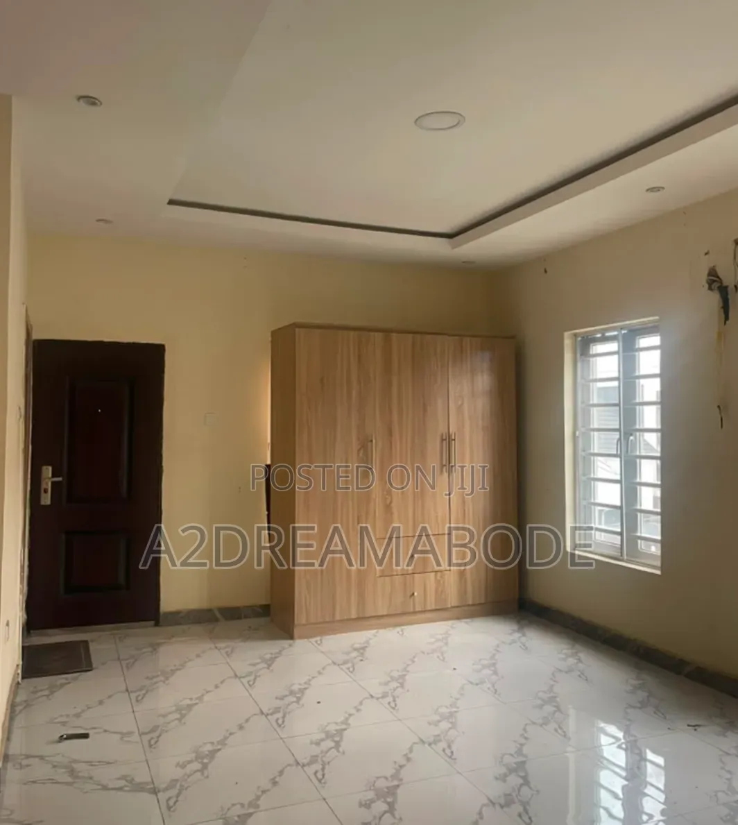 4bdrm Duplex in Magodo Phase 1 for rent