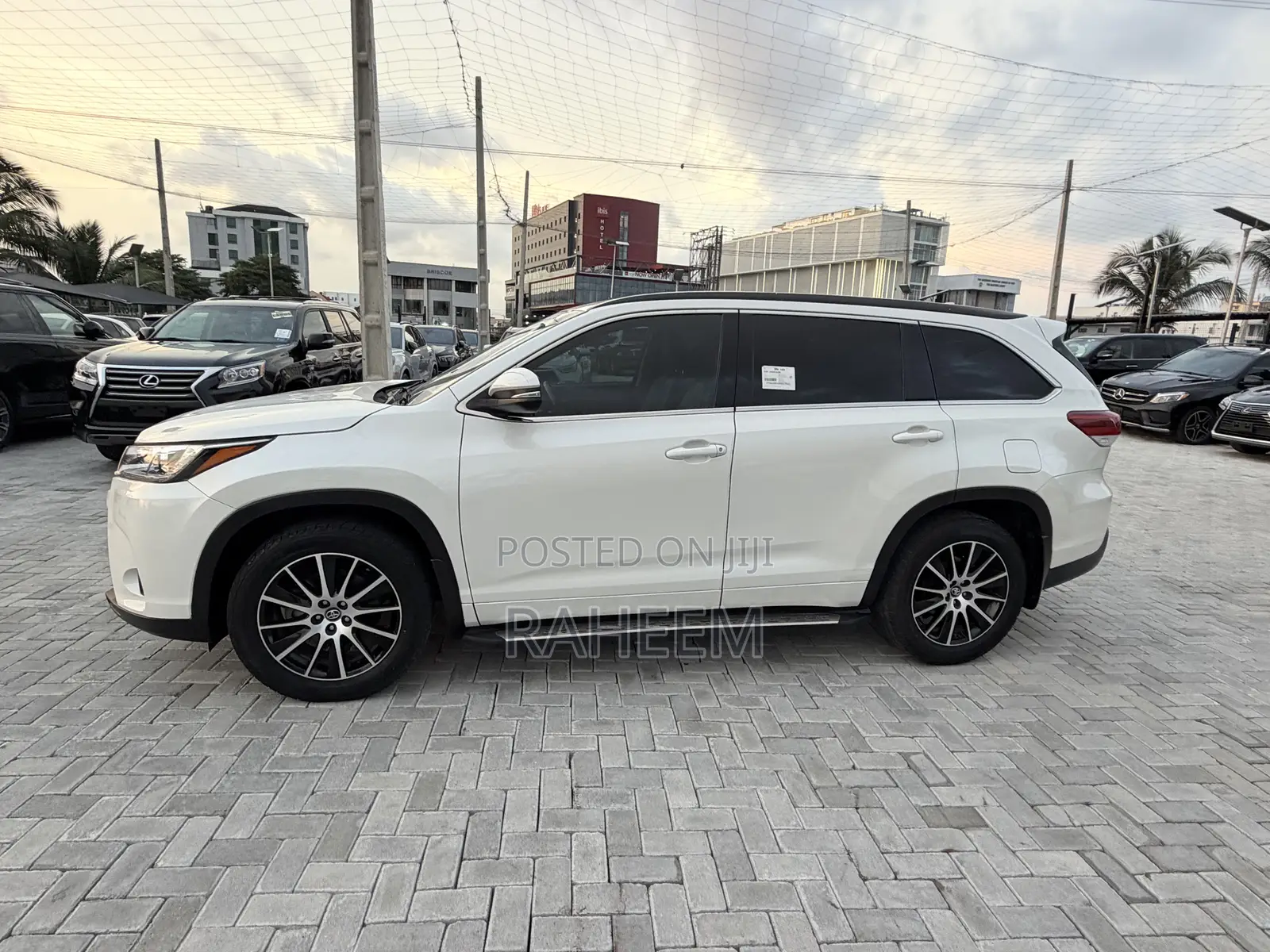 Toyota Highlander SE 4x4 V6 (3.5L 6cyl 8A) 2017 White