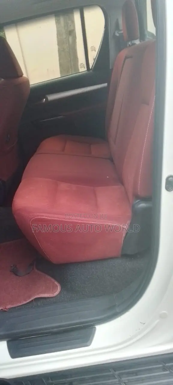 Toyota Hilux 2016 White