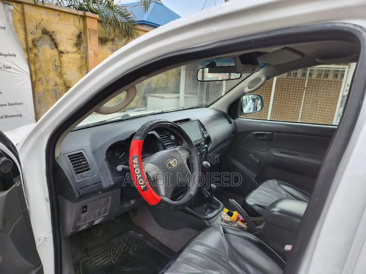 Toyota Hilux SR 4x4 2013 White