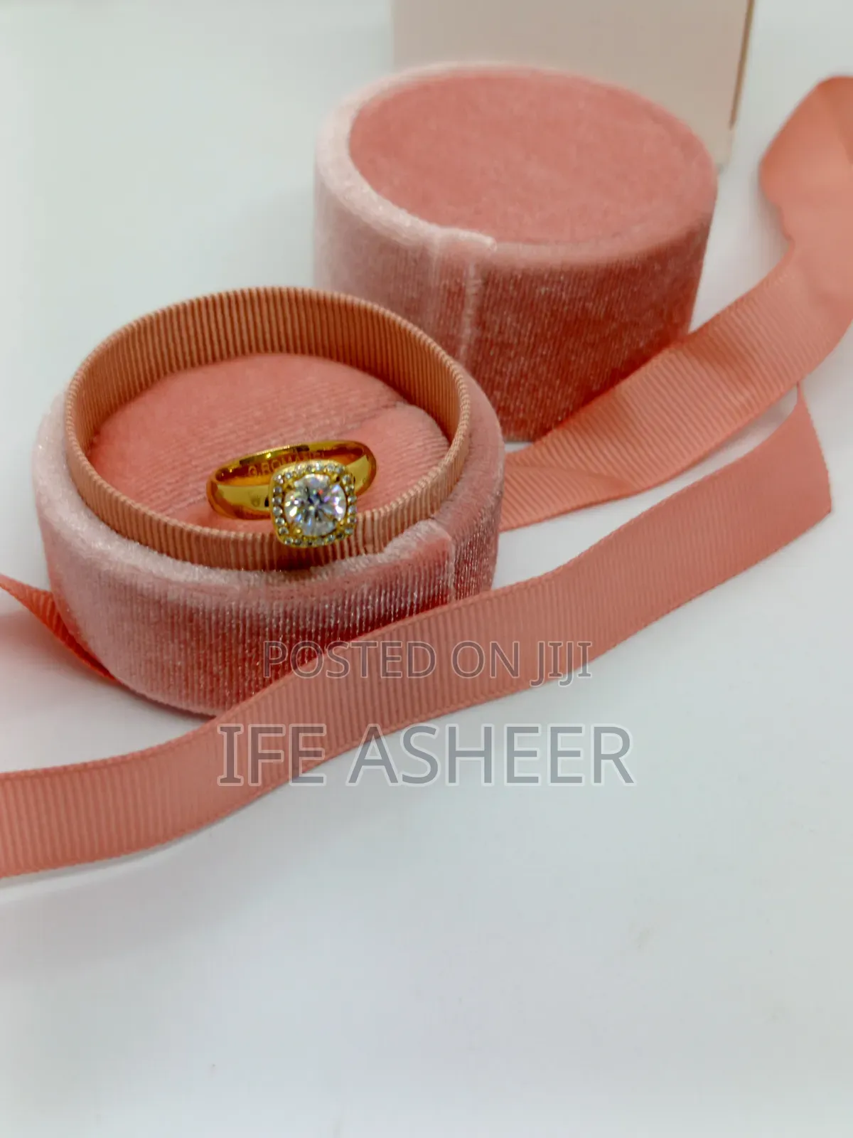 Romanian Gold Luxury Ladies Proposal/Engagement Ring
