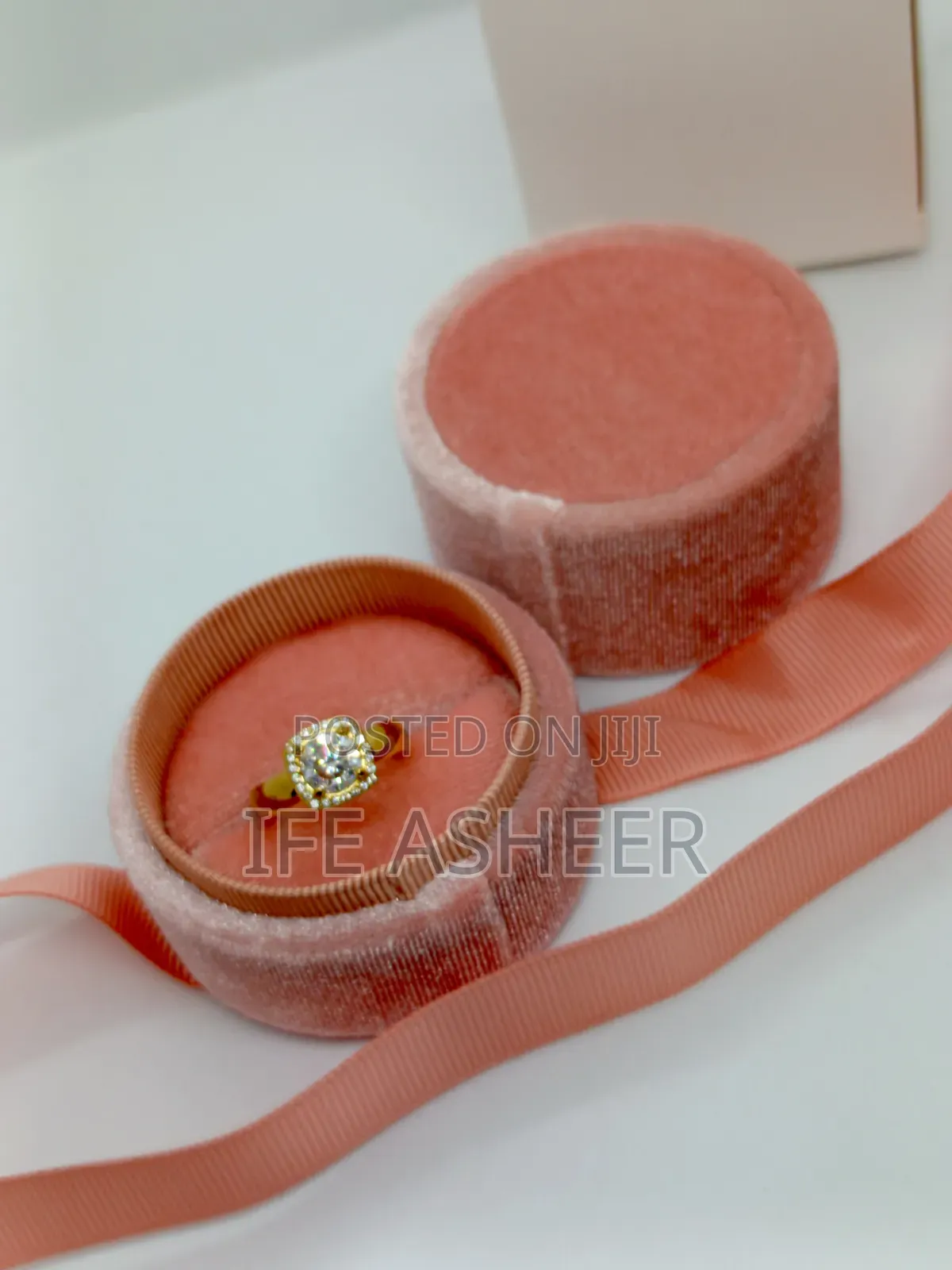 Romanian Gold Luxury Ladies Proposal/Engagement Ring