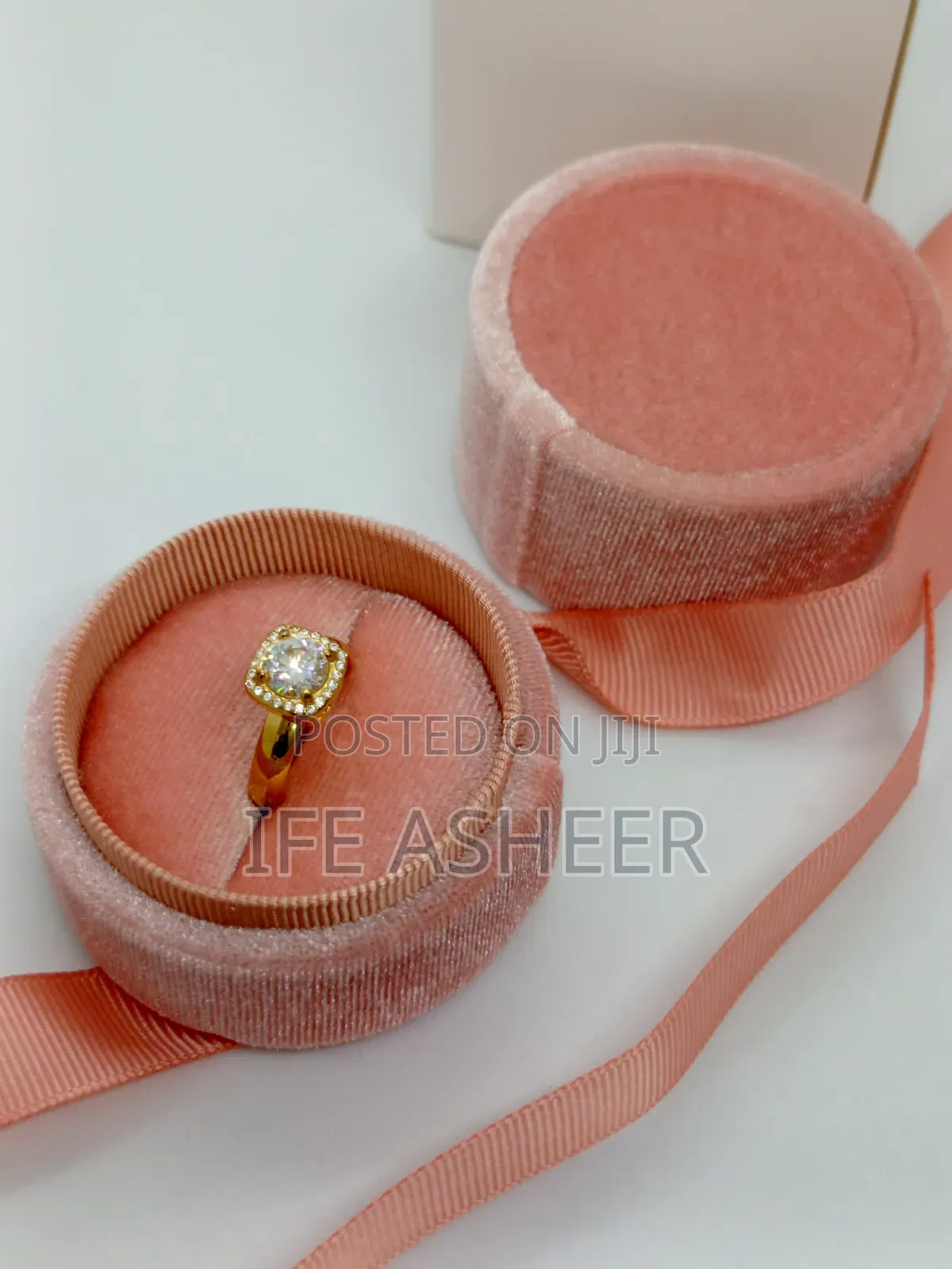Romanian Gold Luxury Ladies Proposal/Engagement Ring