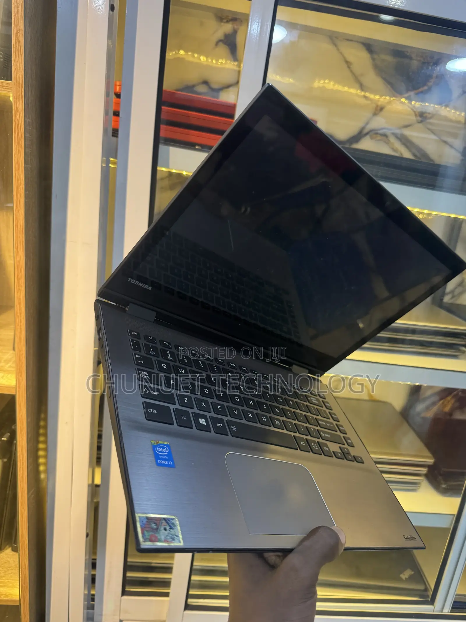 Laptop Toshiba Satellite E45T 6GB Intel Core i3 HDD 500GB