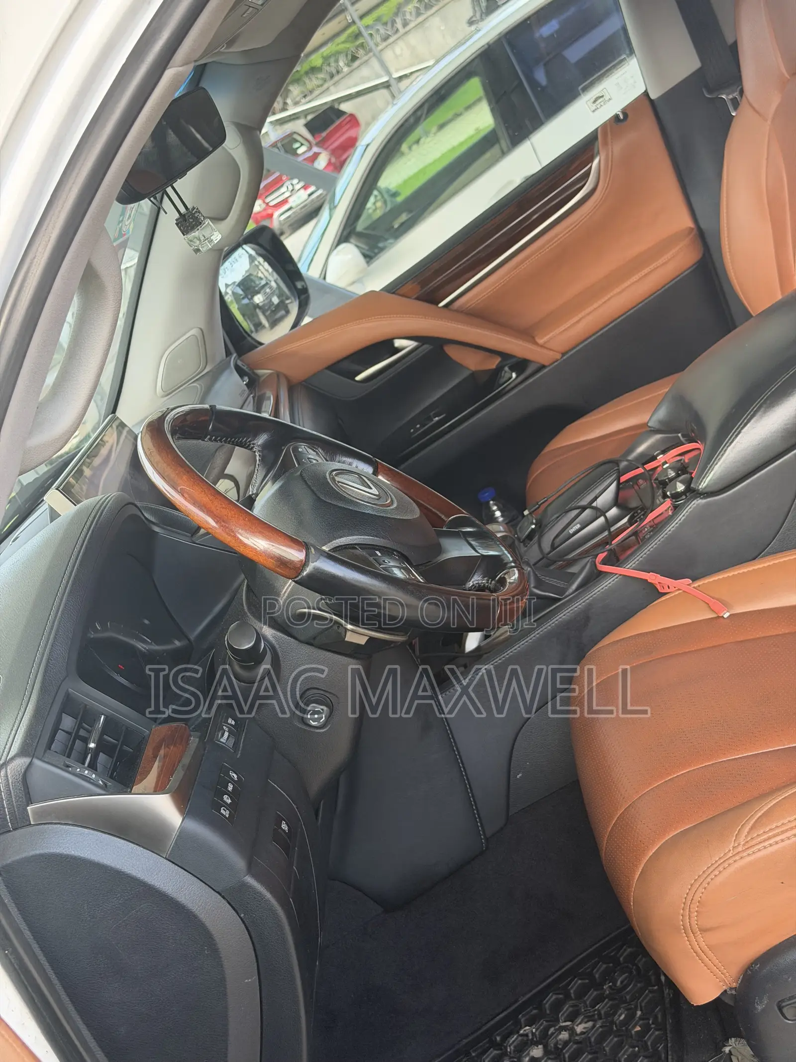 Lexus LX 570 (5 seats) AWD 2016 White