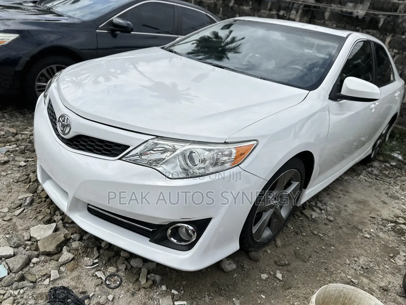 Toyota Camry SE V6 4dr Sedan (3.5L 6cyl 6A) 2012 White