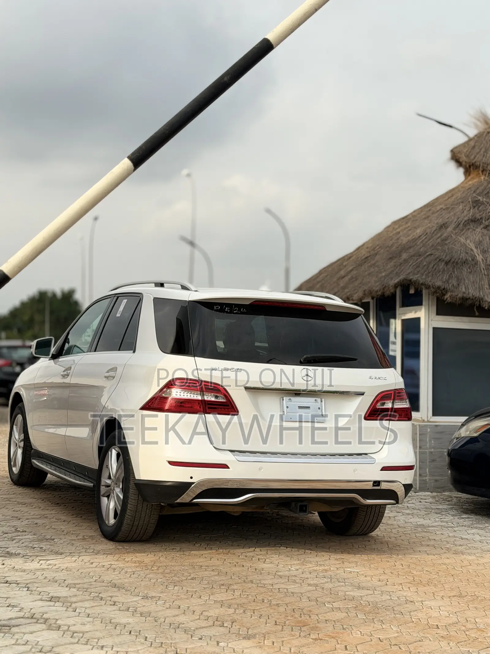 Mercedes-Benz M Class ML350 4dr SUV (3.5L 6cyl 7A) 2014 White