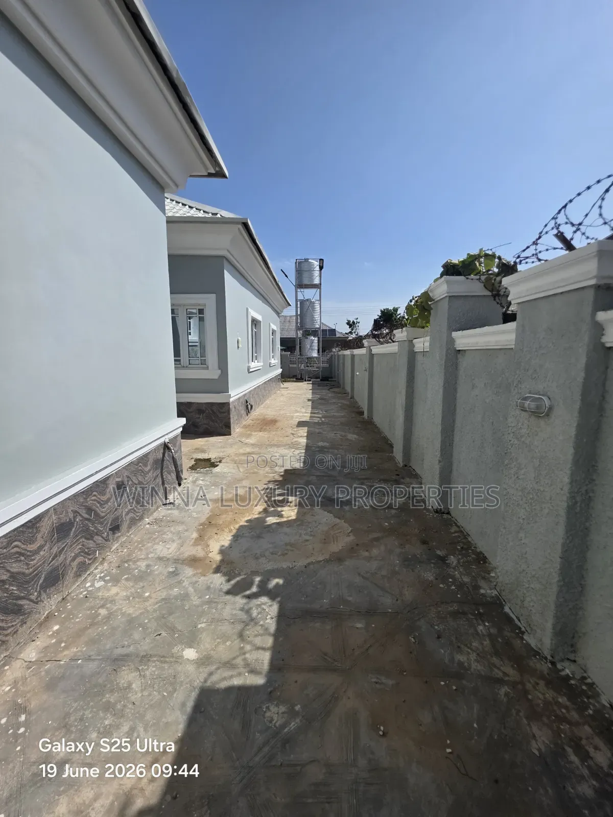 3bdrm Bungalow in Oil Spring Estate, Lugbe District for rent