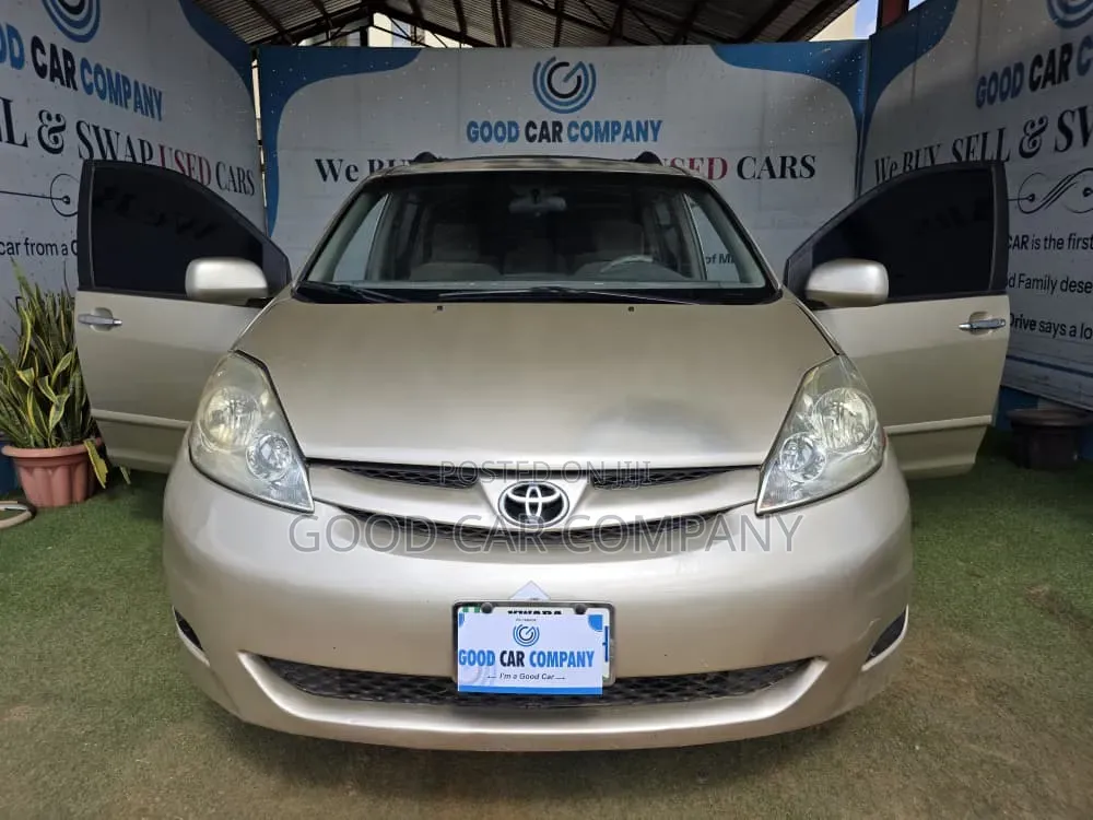 Toyota Sienna 2008 Gold