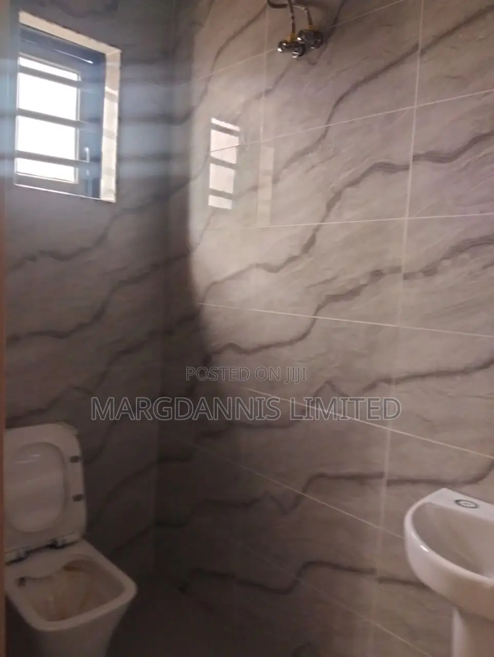 4bdrm Duplex in Alaka for sale