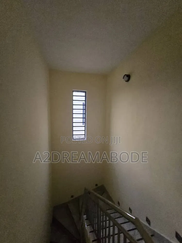 4bdrm Duplex in Omole Phase 2 for rent