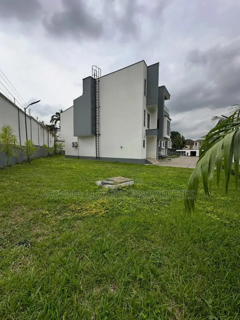 5bdrm Townhouse/Terrace in Wuse for sale