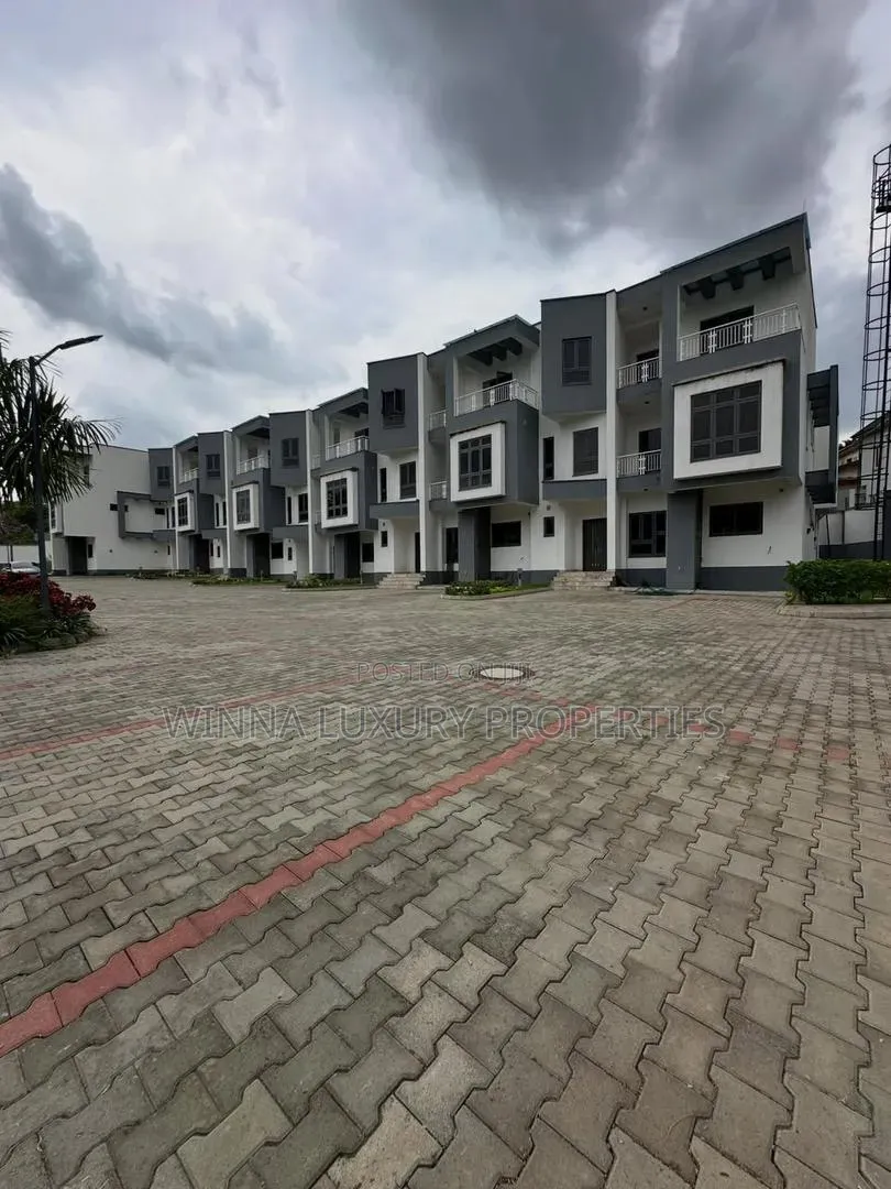 5bdrm Townhouse/Terrace in Wuse for sale