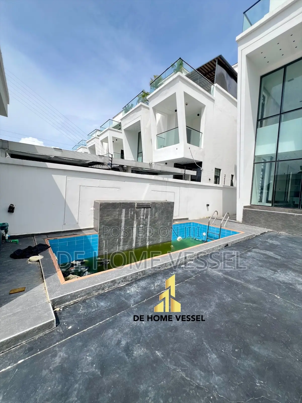 5bdrm Duplex in Lekki Phase 1 for sale