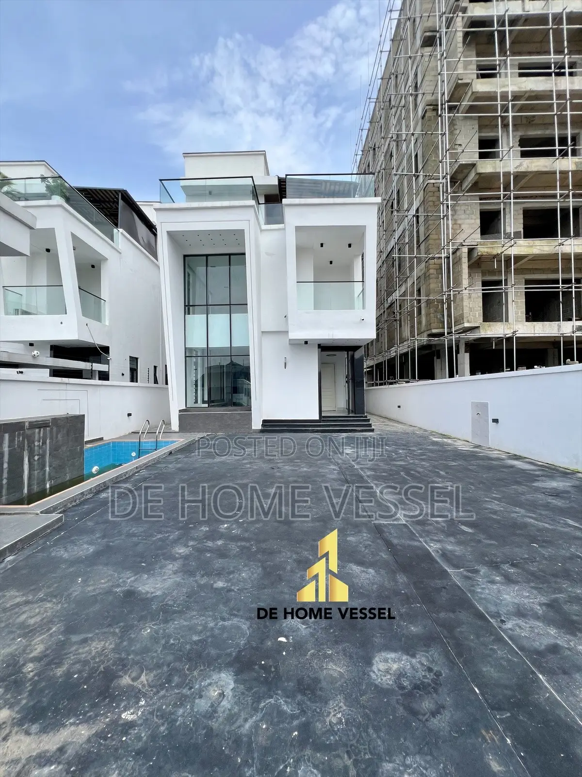 5bdrm Duplex in Lekki Phase 1 for sale
