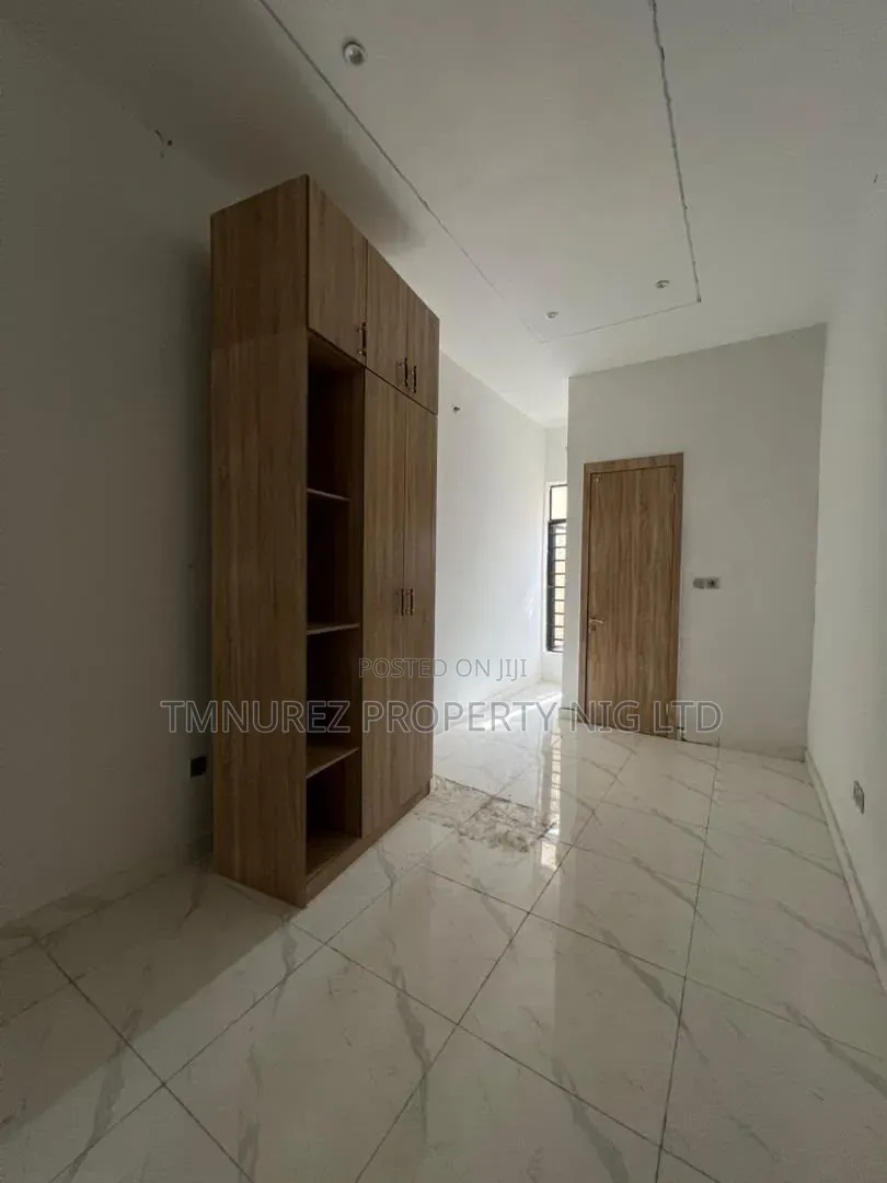4bdrm Duplex in Ikota for rent